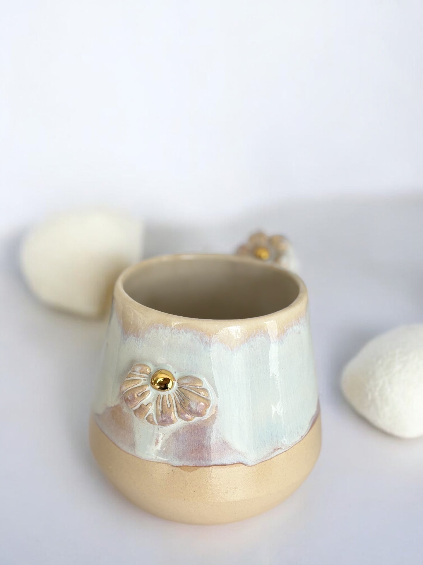 Tasse "fleur" rose pale, dégradés de couleurs douces - or véritable.