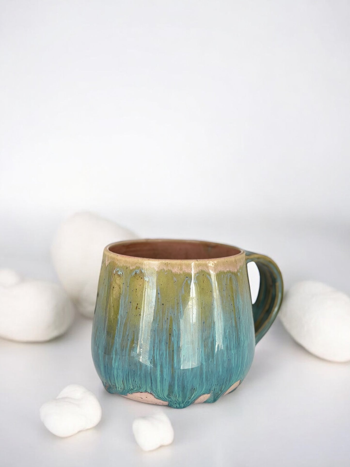 Tasse bleue turquoise ,poterie faite main. Entretien facile.