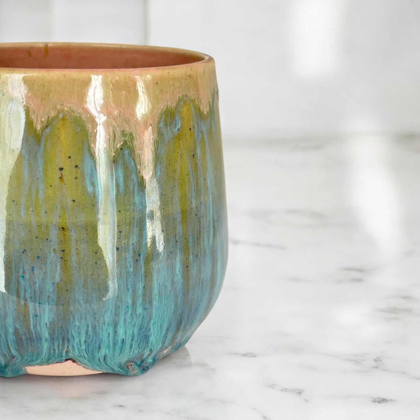 Tasse bleue turquoise ,poterie faite main. Entretien facile.