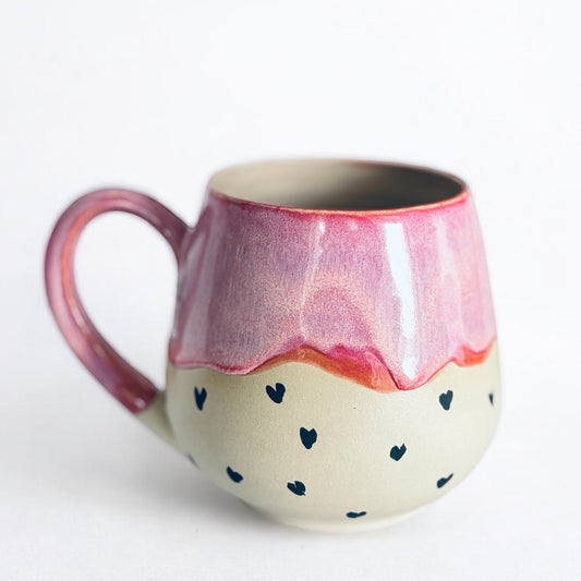 Tasse coeurs ,poterie faite main. Entretien facile.