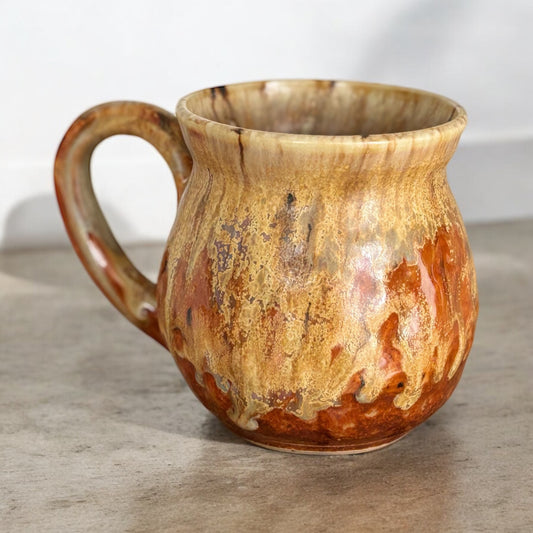 Tasse "au coin du feu" ,poterie faite main. Entretien facile.