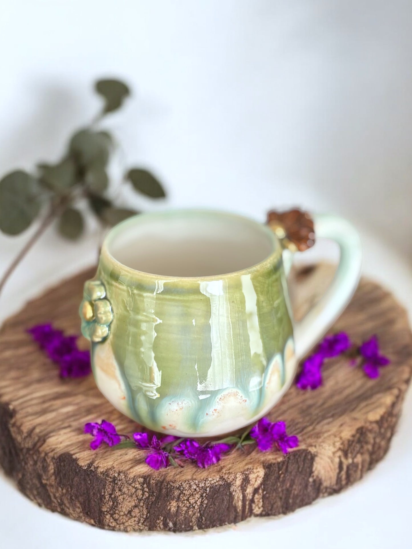 Tasse "Forest", dégradés de couleurs douces, vertes - or véritable.