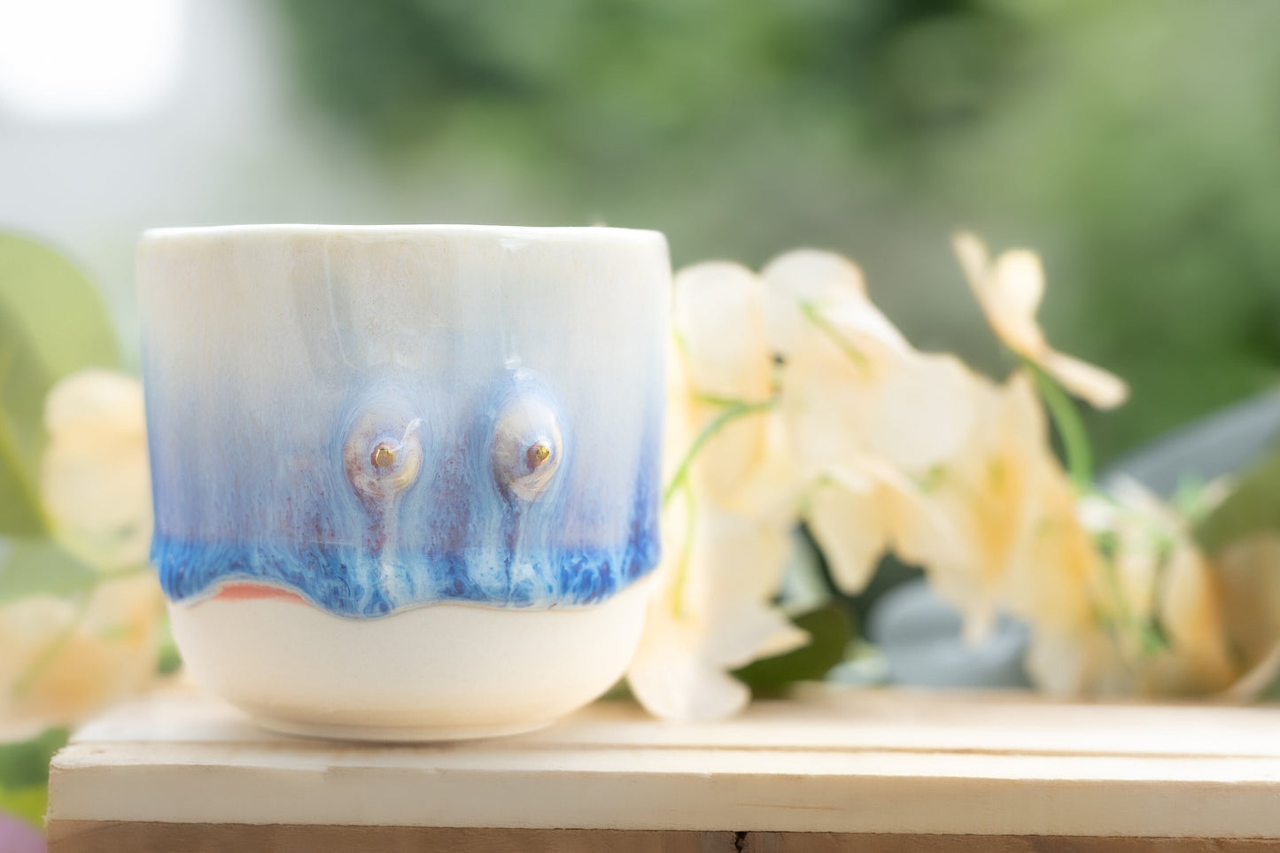 Tasse Nénés en porcelaine, dégradés de couleurs douces - tétons en or véritable. Artisanat, pièce unique, fait main.