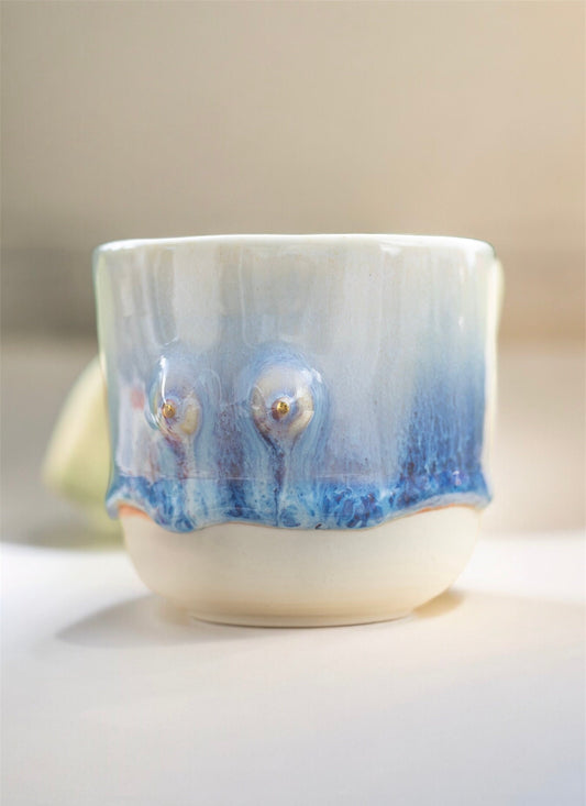 Tasse Nénés en porcelaine, dégradés de couleurs douces - tétons en or véritable. Artisanat, pièce unique, fait main.
